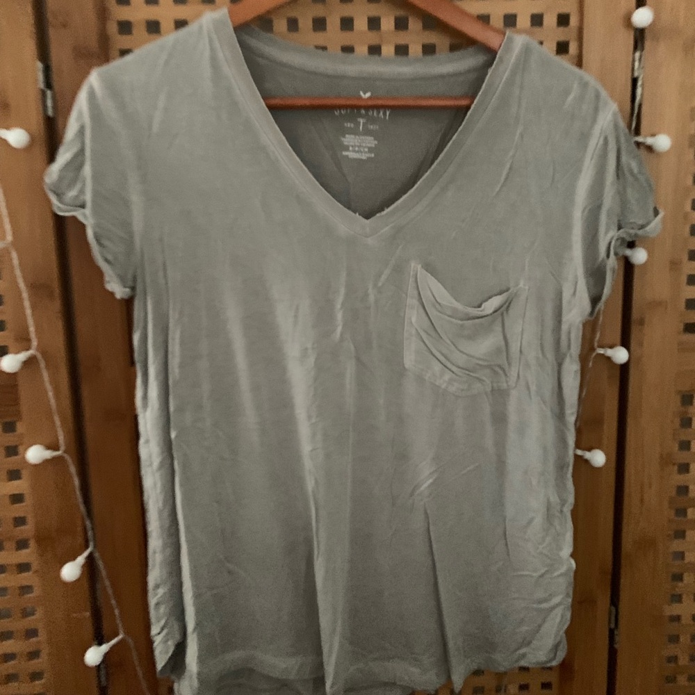 american eagle t-shirt